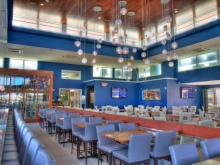 Windrift_restaurant_comercial_renovation_Interior seating, bar and clerestory windows